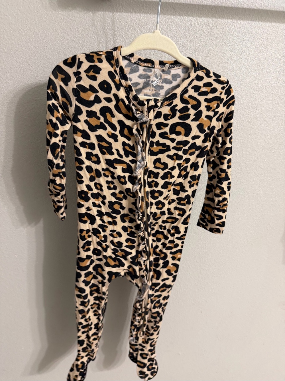 Posh Peanut Leopard Print Ruffled Footies 6-9 months